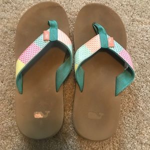 vine yard vines flip flops